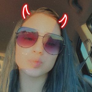 Meet your Posher, Alyssa